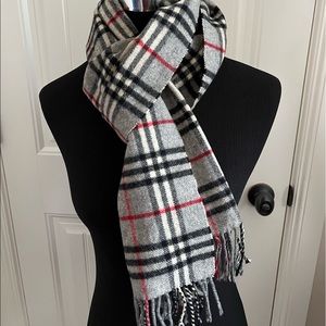 Authentic Burberry 100% Lambswool Classic Check Scarf, Gray (Unisex)